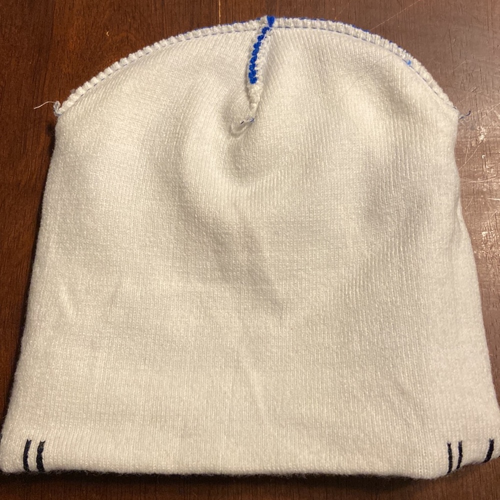 NWOT Star Wars R2D2 beanie - Picture 4 of 6